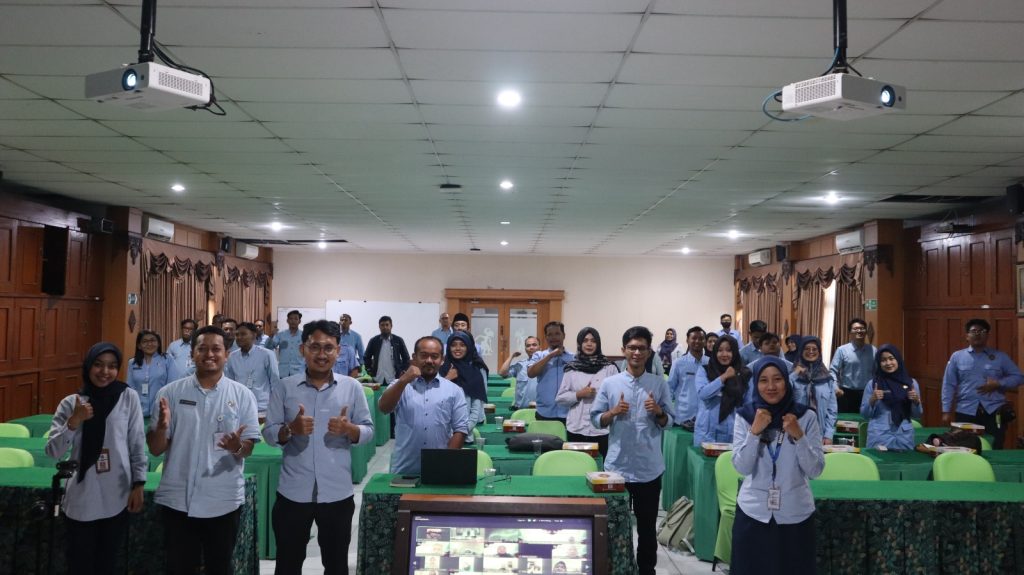 Presentasi Hasil Pelatihan Pembuatan Konten Pembelajaran dengan Memanfaatkan Artificial Intelligence